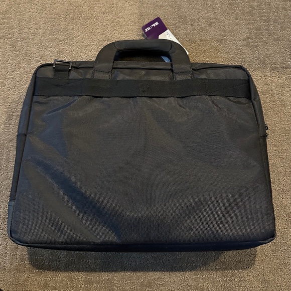 NWT Targus Revolution Laptop Case, Black Nylon 15.6" - Picture 3 of 9